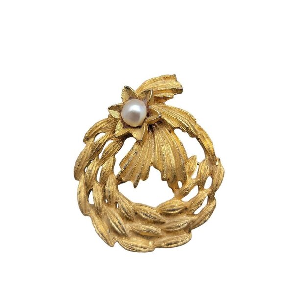 Flowing Wreath Brooch Textured Gold Tone Faux Pearl Unsigned Vintage - Picture 1 of 10